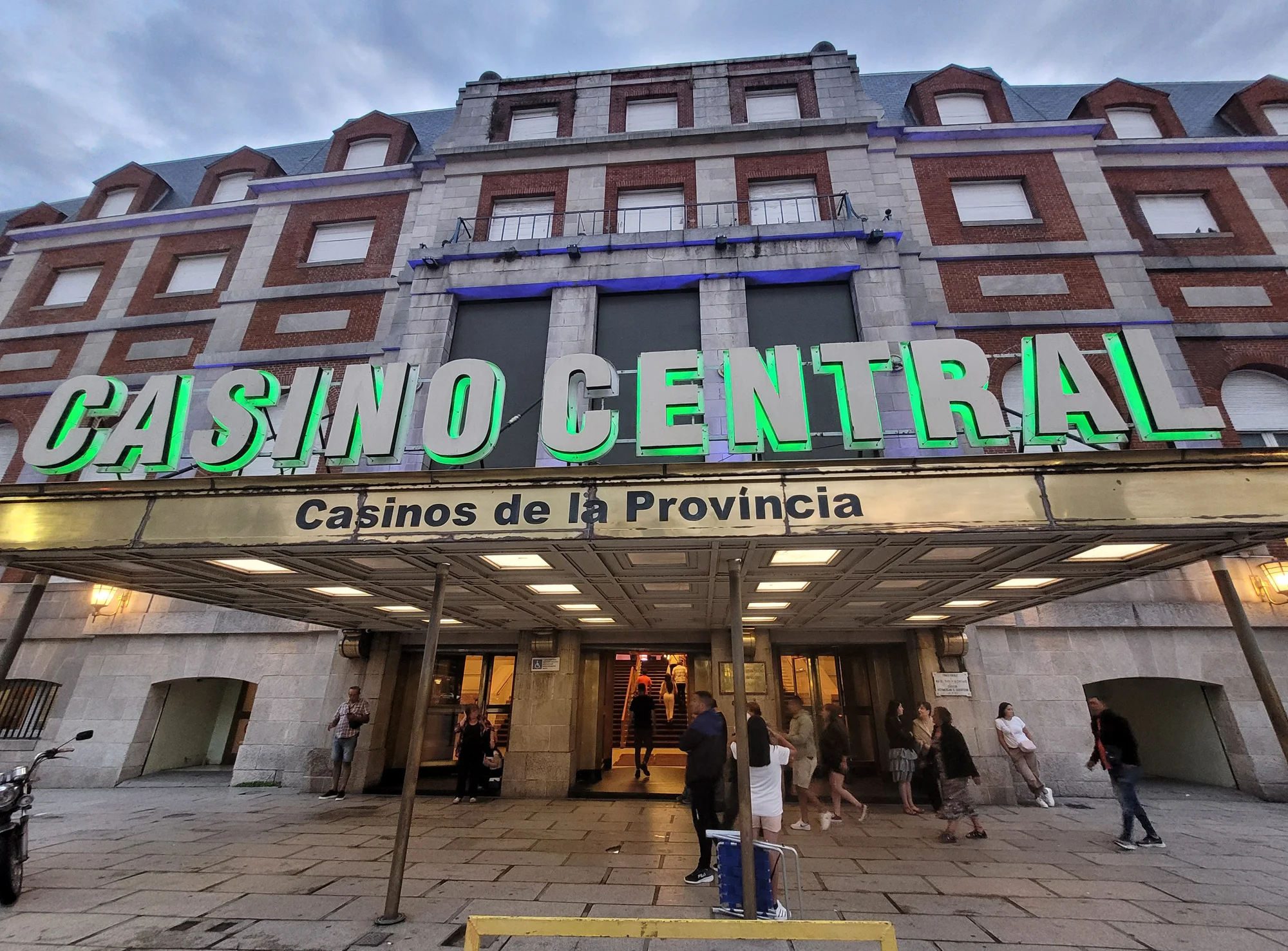 Frente del Casino Central