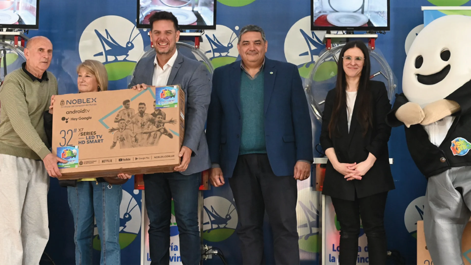 Lotería entregó televisores entre la red de agencieros